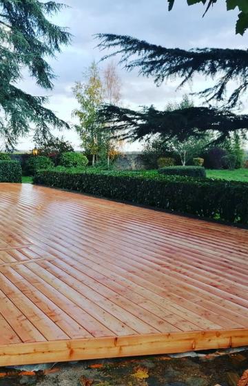 constructeur de terrasse en bois Européen Mélèze Sermiers 51500 ( 51 secteur Marne ).