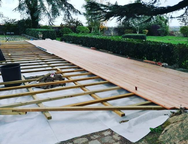 constructeur de terrasse en bois Européen Mélèze Les-Mesneux 51370 ( 51 secteur Marne ).