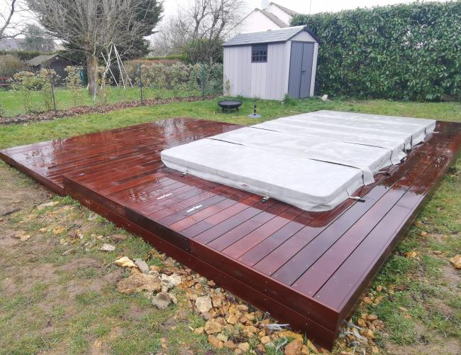 Création de terrasse en bois autours d'un Spa de nage Reims 51100( 51 secteur Marne ).