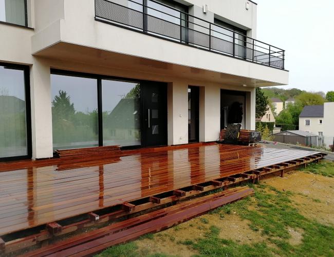 Création de terrasse en bois exotique à Fontaine-sur-Ay 51160 ( 51 secteur Marne ).