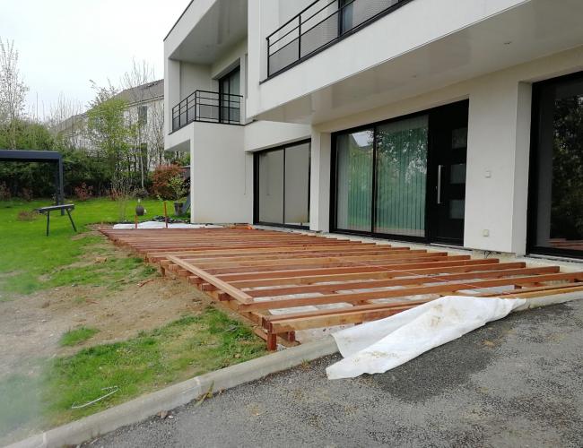 Création de terrasse en bois exotique à Romery 51480 ( 51 secteur Marne ).