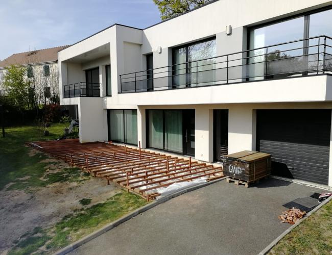 Création de terrasse en bois exotique à Cernay-Lès-Reims 51420 ( 51 secteur Marne ).